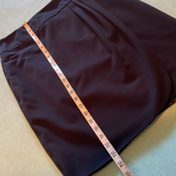 Apt. 9 size 6 fully lined black skirt side zipper wide waistband, cross over EUC - Picture 4 of 12